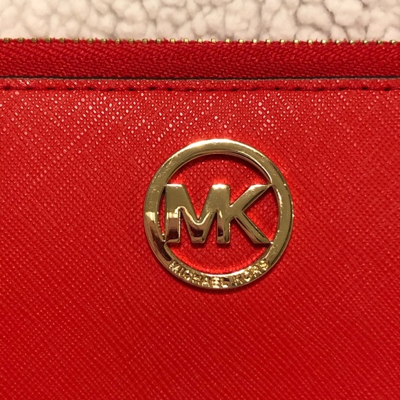 Michael Kors Wristlet - Picture 2 of 8